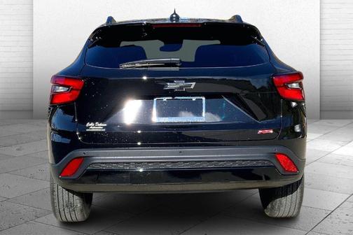 Mosaic Black Metallic 2026 Chevrolet Trax 2RS