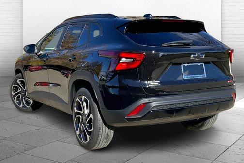 Mosaic Black Metallic 2026 Chevrolet Trax 2RS