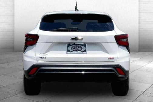 Summit White 2026 Chevrolet Trax 1RS