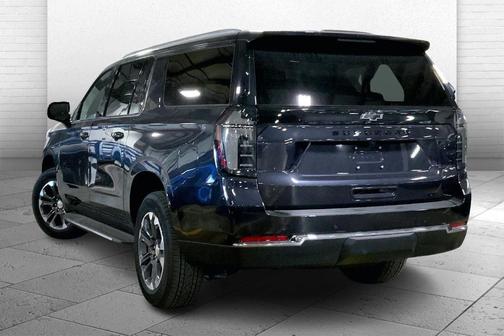 2025 Chevrolet Suburban LT