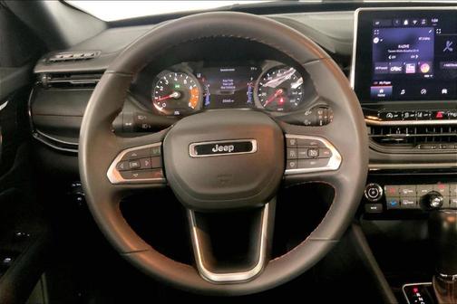Silver Zynith 2025 Jeep Compass Trailhawk