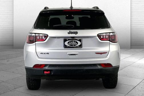 Silver Zynith 2025 Jeep Compass Trailhawk
