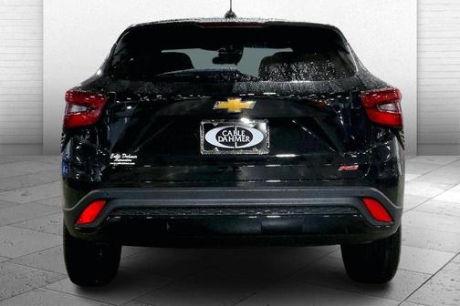 Mosaic Black Metallic 2026 Chevrolet Trax 1RS