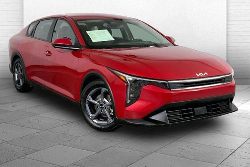 Currant Red 2025 Kia K4