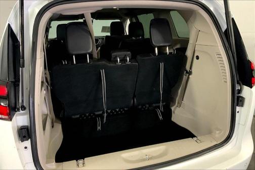 2023 Chrysler Pacifica Touring-L