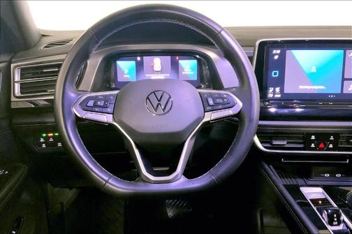 2025 Volkswagen Atlas Cross Sport 2.0T SE w/Technology