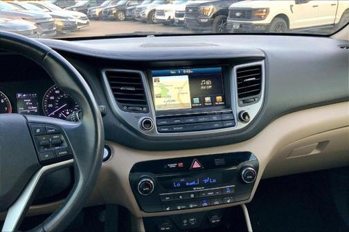 2017 Hyundai TUCSON SE Plus