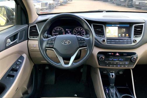 2017 Hyundai TUCSON SE Plus