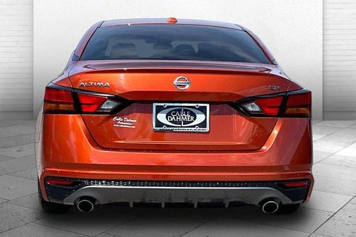 Sunset Drift Chromaflair 2022 Nissan Altima 2.5 SR