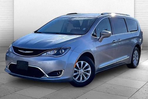 2018 Chrysler Pacifica Touring-L