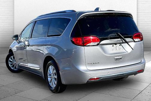 2018 Chrysler Pacifica Touring-L