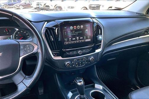 Mosaic Black Metallic 2019 Chevrolet Traverse LT Leather