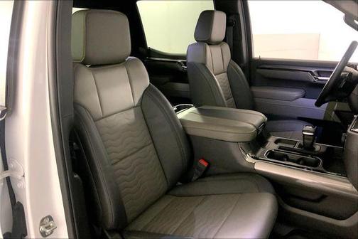 Summit White 2025 Chevrolet Silverado 1500 ZR2
