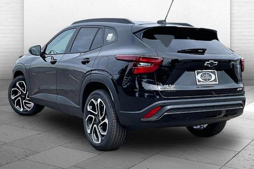 Mosaic Black Metallic 2026 Chevrolet Trax 2RS