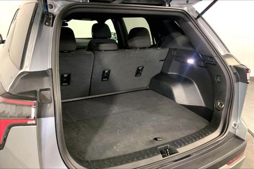 Sterling Gray Metallic 2026 Chevrolet Equinox LT
