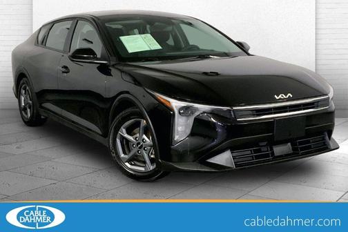 Aurora Black Pearl 2025 Kia K4