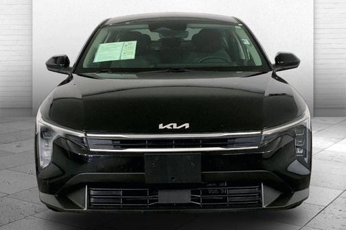Aurora Black Pearl 2025 Kia K4