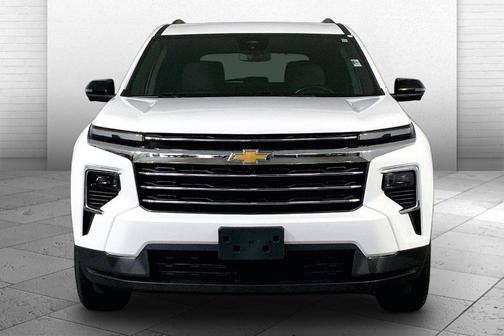 Summit White 2024 Chevrolet Traverse LT