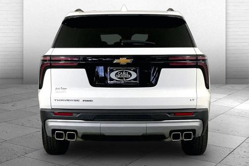 Summit White 2024 Chevrolet Traverse LT