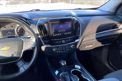 Mosaic Black Metallic 2020 Chevrolet Traverse LT Cloth