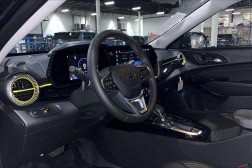 Mosaic Black Metallic 2026 Chevrolet Trax ACTIV
