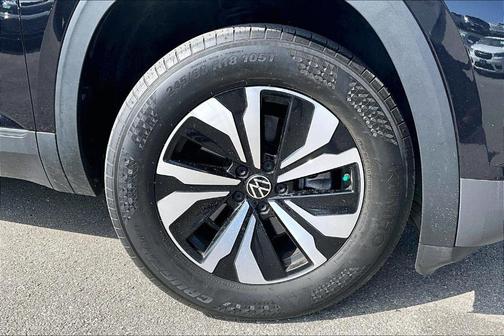 Deep Black Pearl Effect 2024 Volkswagen Atlas 2.0T SE