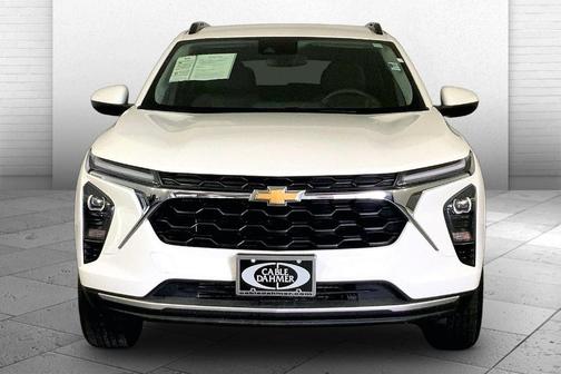 Summit White 2024 Chevrolet Trax LT