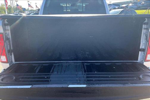 Bright Silver Clearcoat Metallic 2017 RAM 1500 Big Horn