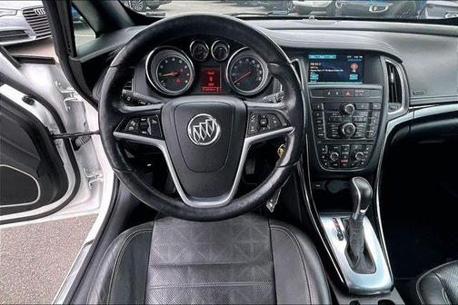 Summit White 2018 Buick Cascada Premium