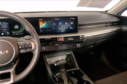 Snow White Pearl 2025 Kia K5 LXS