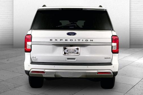 Oxford White 2024 Ford Expedition Max XLT