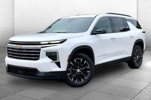 Summit White 2026 Chevrolet Traverse LT