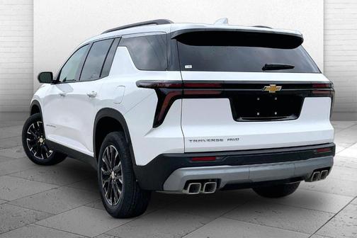 Summit White 2026 Chevrolet Traverse LT