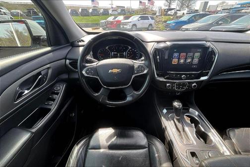 Silver Ice Metallic 2018 Chevrolet Traverse LT Leather