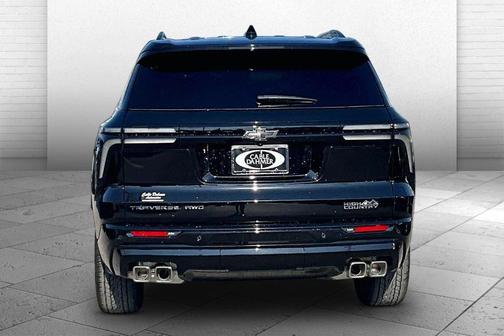 Mosaic Black Metallic 2026 Chevrolet Traverse High Country