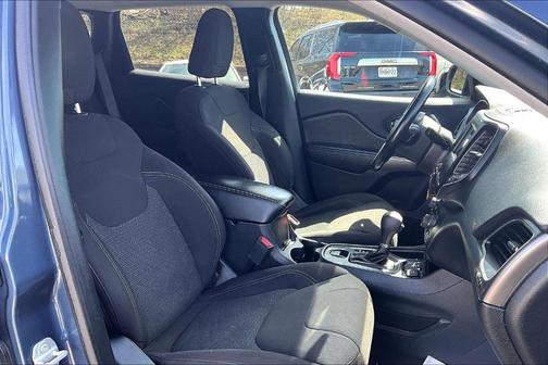 Slate Blue Pearlcoat 2020 Jeep Cherokee Latitude