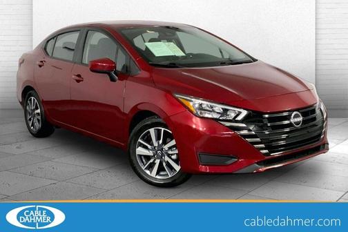 Scarlet Ember 2025 Nissan Versa 1.6 SV