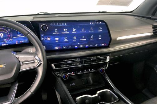 Mosaic Black Metallic 2024 Chevrolet Traverse LT