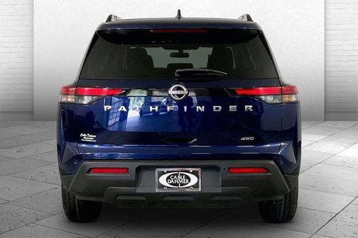 Deep Ocean Blue 2025 Nissan Pathfinder SV