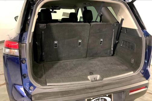 Deep Ocean Blue 2025 Nissan Pathfinder SV