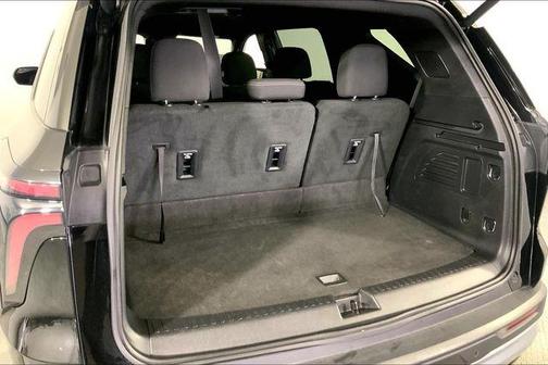 Mosaic Black Metallic 2024 Chevrolet Traverse LT