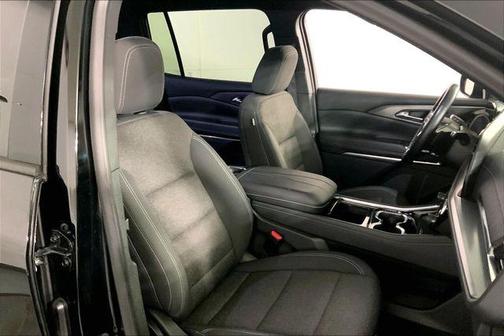 Mosaic Black Metallic 2024 Chevrolet Traverse LT