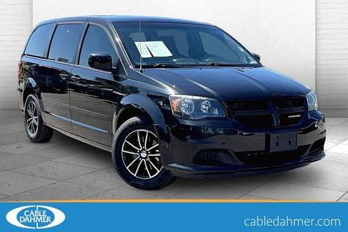Granite Pearlcoat 2017 Dodge Grand Caravan SE