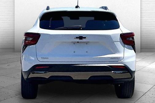 Summit White 2024 Chevrolet Trax ACTIV