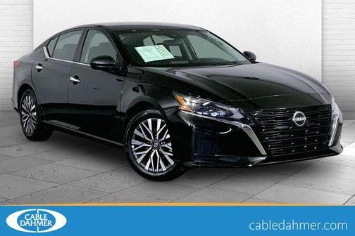 Black 2025 Nissan Altima SV