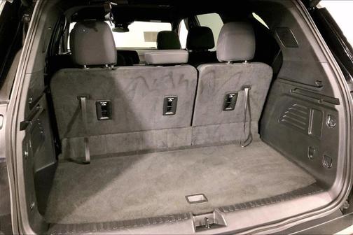 Mosaic Black Metallic 2026 Chevrolet Traverse LT