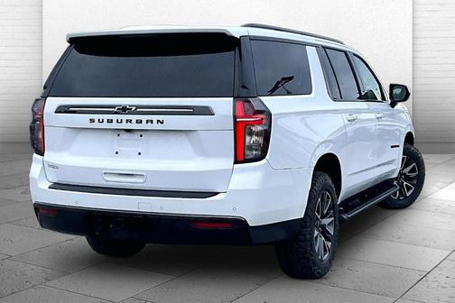 Summit White 2021 Chevrolet Suburban Z71