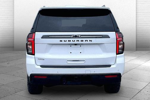 Summit White 2021 Chevrolet Suburban Z71