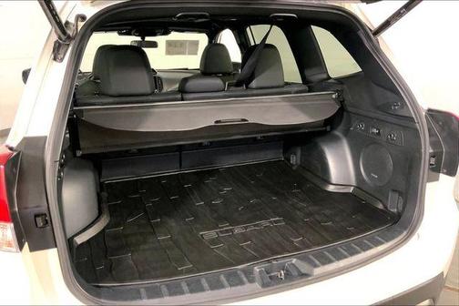 Crystal White Pearl 2024 Subaru Forester Wilderness