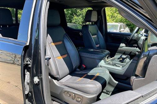 Onyx Black 2022 GMC Sierra 1500 AT4